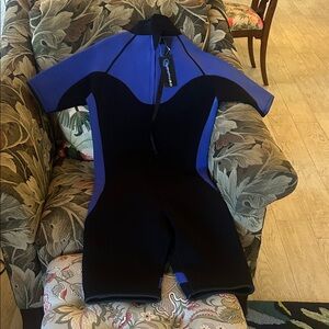 Hydropro 3.0 short wetsuit. Blue and Black